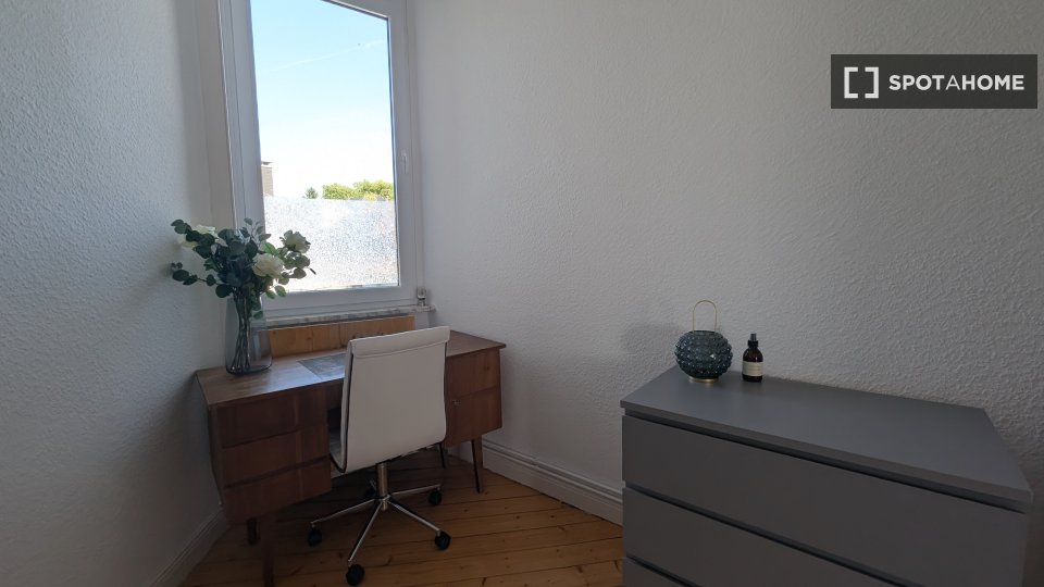Apartment Frankfurt, 3 beds, 64m² — photo 17