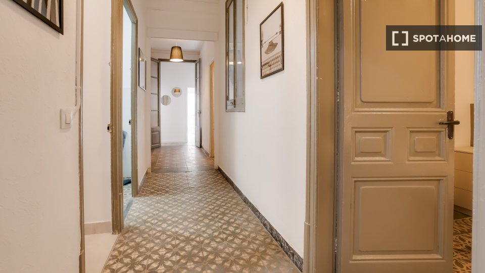 Double room Barcelona, 6 beds, 100m² — photo 2