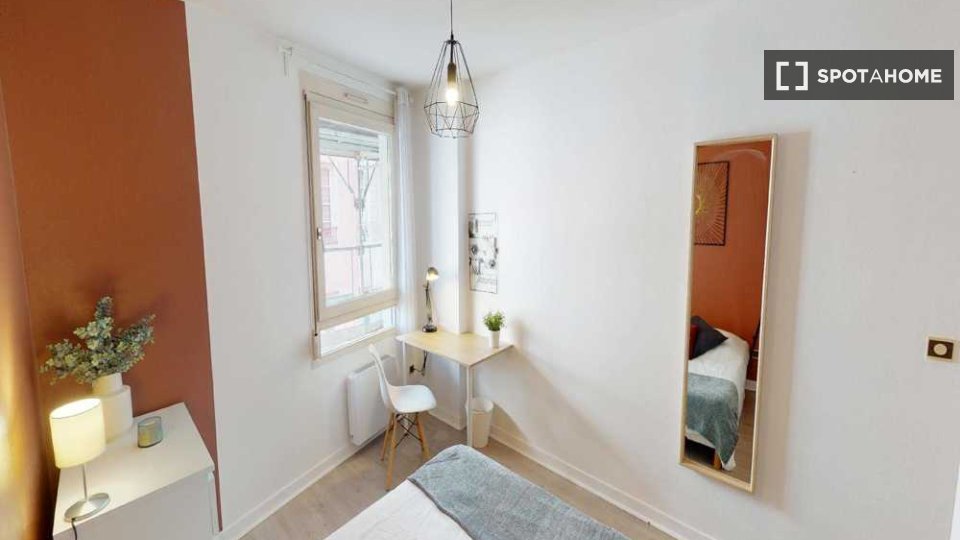 Double room Lyon, 4 beds, 100m² — photo 6
