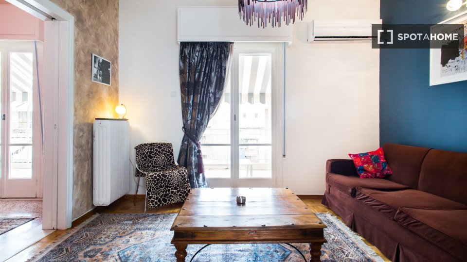 Double room Athens, 4 beds, 85m² — photo 10