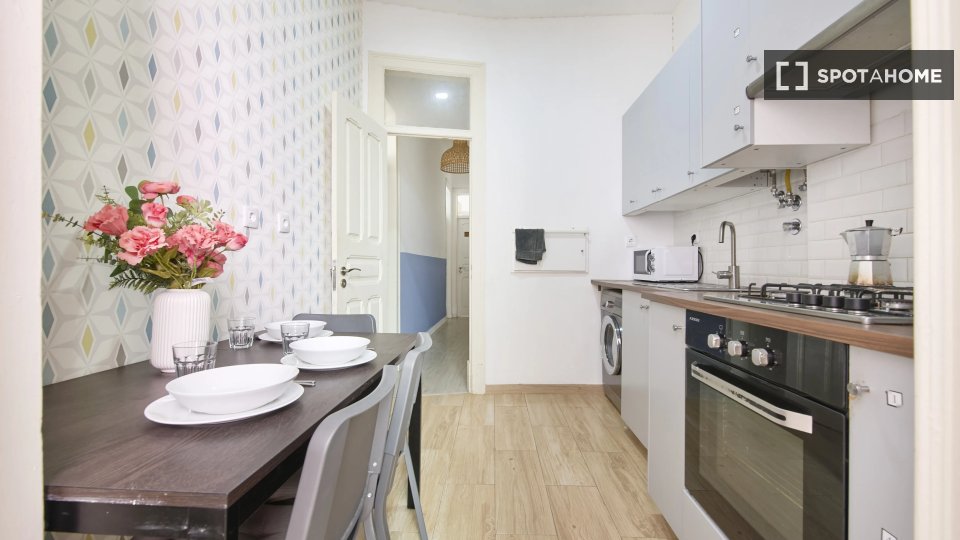 Double room Lisbon, 4 beds — photo 17