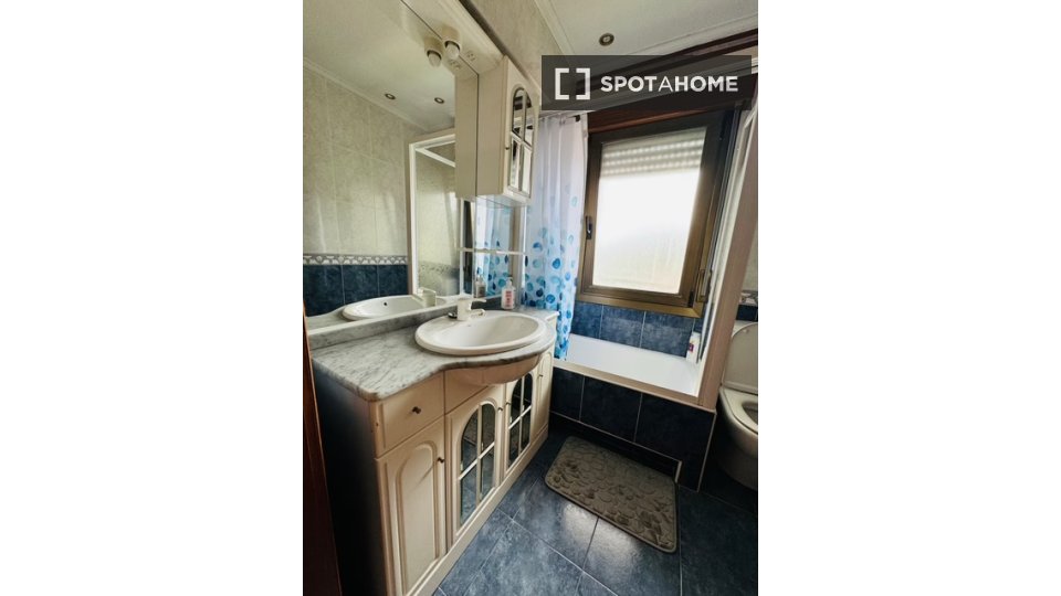 Apartment Bilbao, 2 beds, 80m² — photo 2