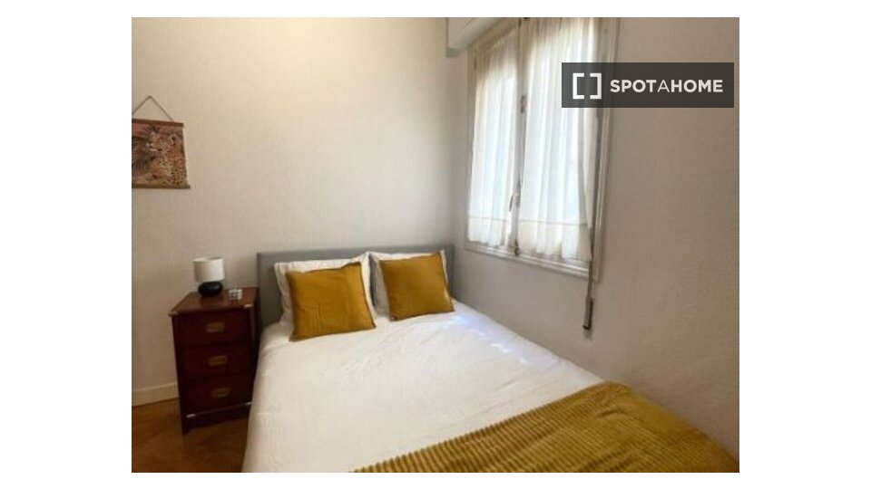 Double room Madrid, 7 beds — photo 12