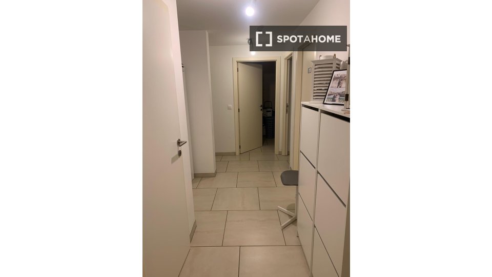 Double room Brussels, 1 bed, 98m² — photo 6
