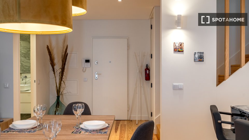 Apartment Lisbon, 2 beds, 126m² — photo 5