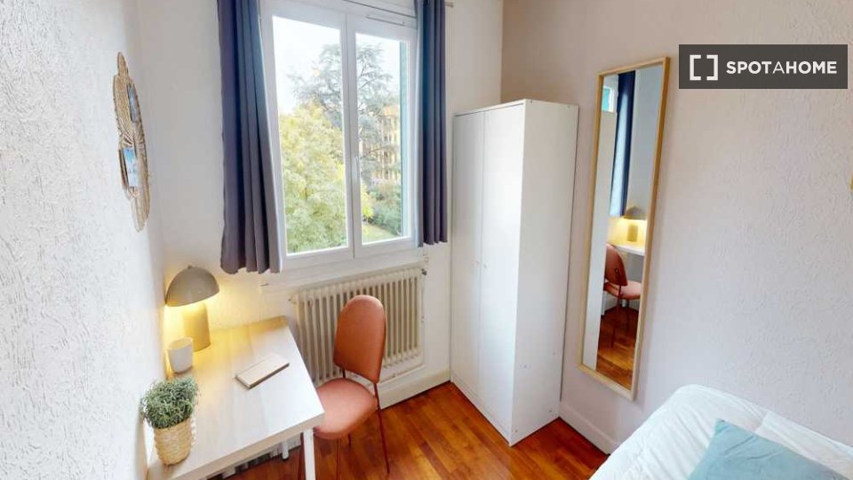 Double room Lyon, 4 beds, 80m² — photo 4