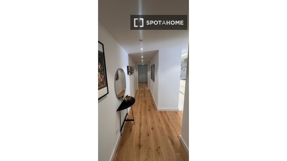 Apartment Lisbon, 2 beds, 104m² — photo 11