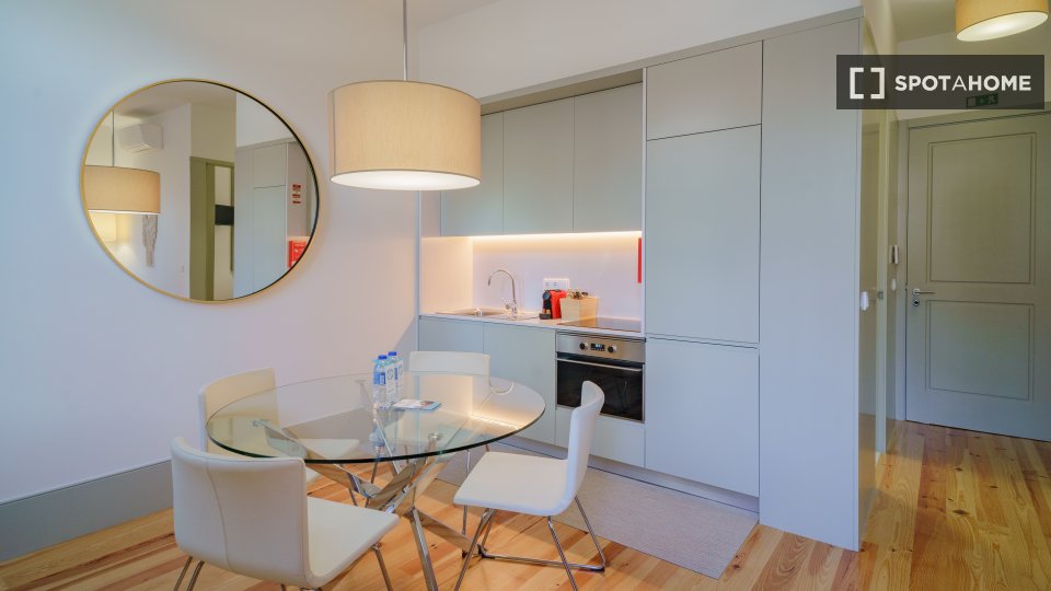 Apartment Porto, 1 bed, 36m² — photo 1