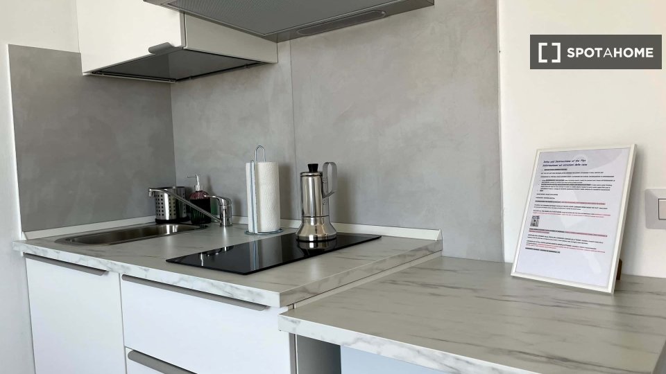 Monolocale in affitto a Washington, Milano. - in Milan
