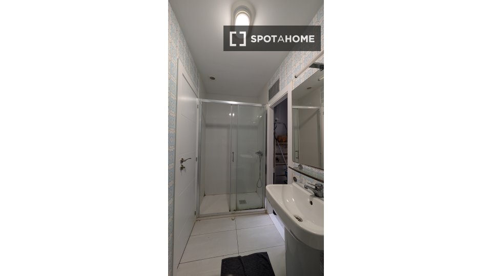 Double room Barcelona, 4 beds, 80m² — photo 7