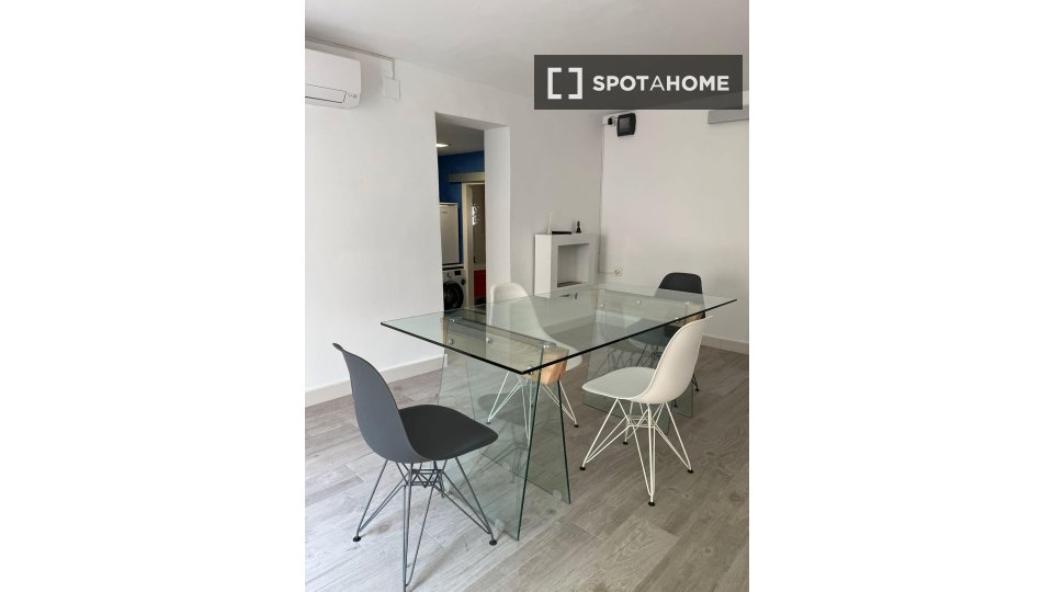 Apartment Barcelona, 4 beds, 180m² — photo 16