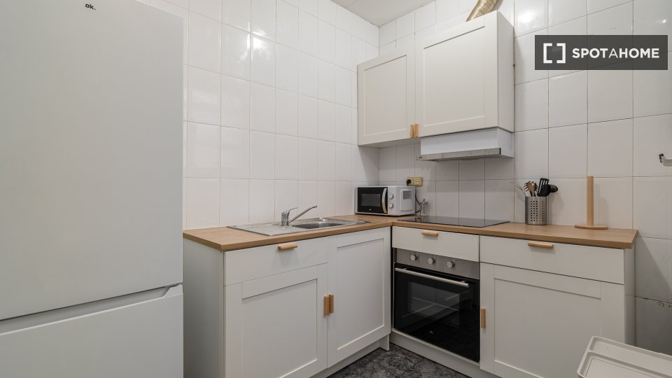 Double room Barcelona, 7 beds, 121m² — photo 7
