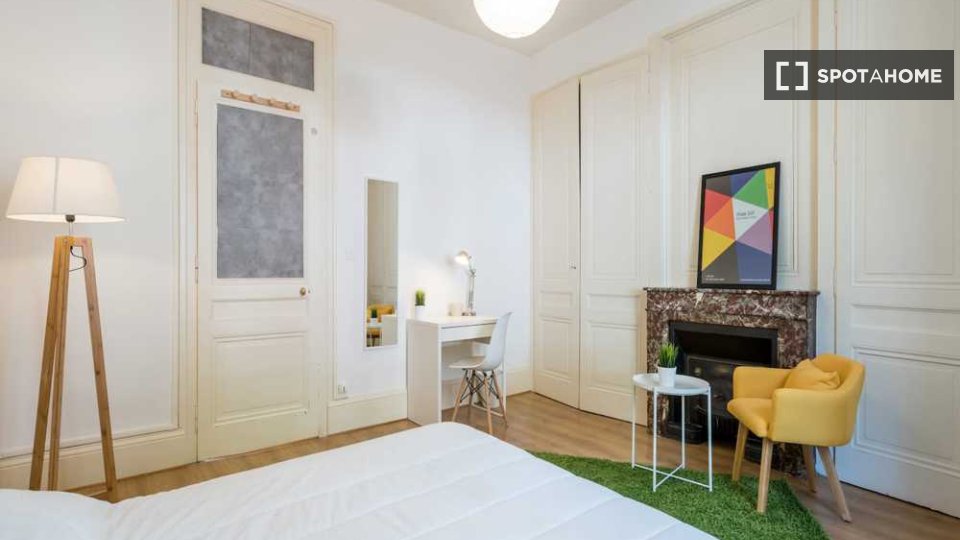 Double room Lyon, 3 beds, 80m² — photo 1
