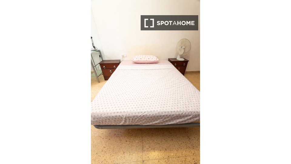 Double room Valencia, 4 beds — photo 11