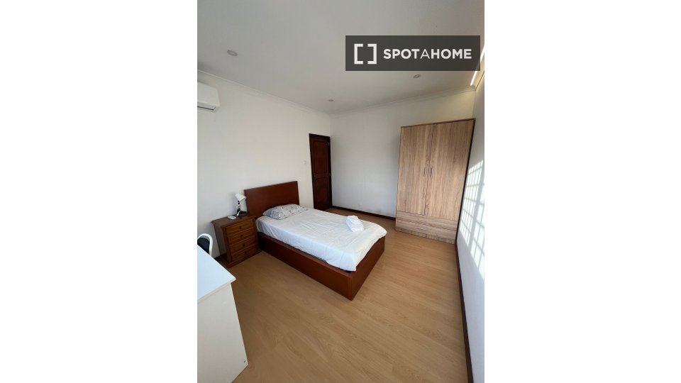 Double room Porto, 5 beds, 400m² — photo 29