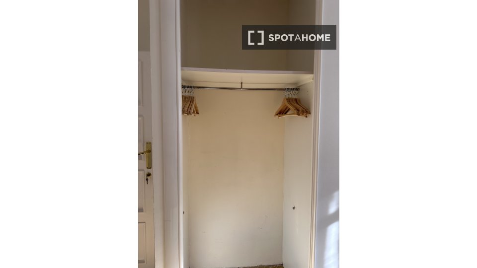 Double room Madrid, 5 beds — photo 17