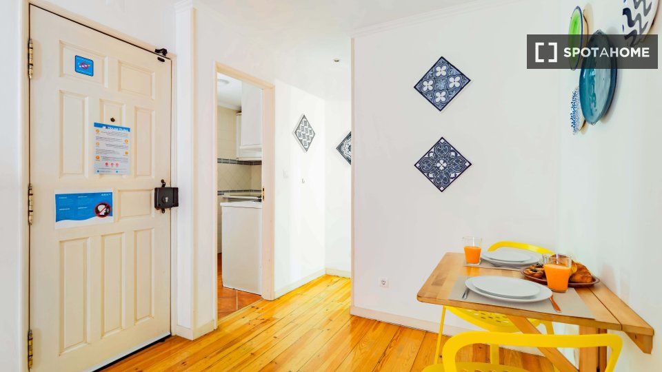 Apartment mono Lisbon — photo 16