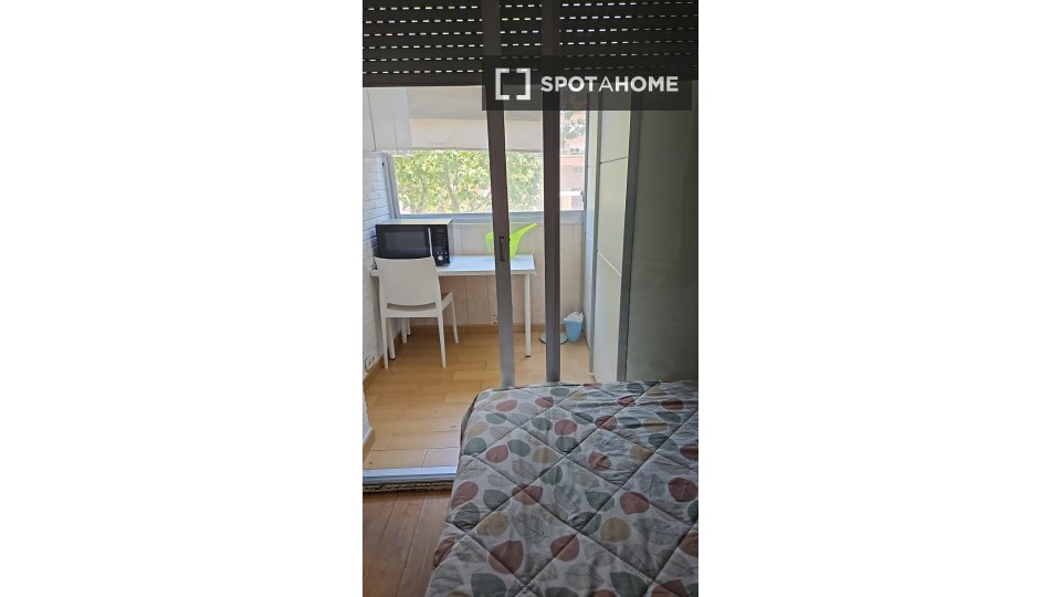 Double room Madrid, 12 beds — photo 10