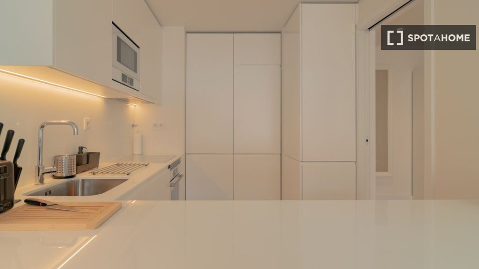 Apartment Lisbon, 1 bed — photo 14