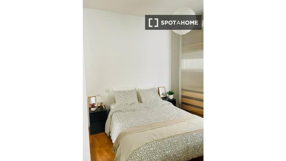 Double room Madrid, 3 beds, 100m² — photo 2