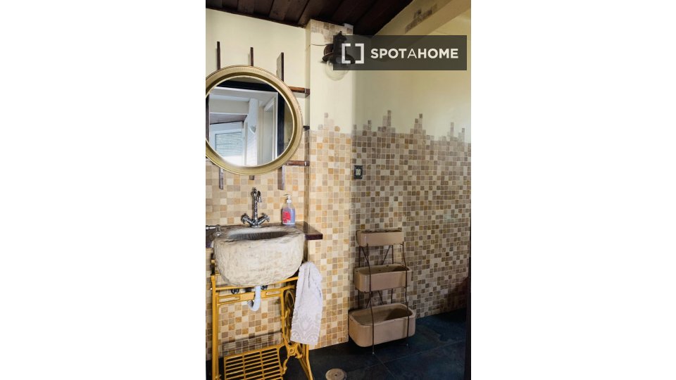 Double room Lisbon, 2 beds, 70m² — photo 1