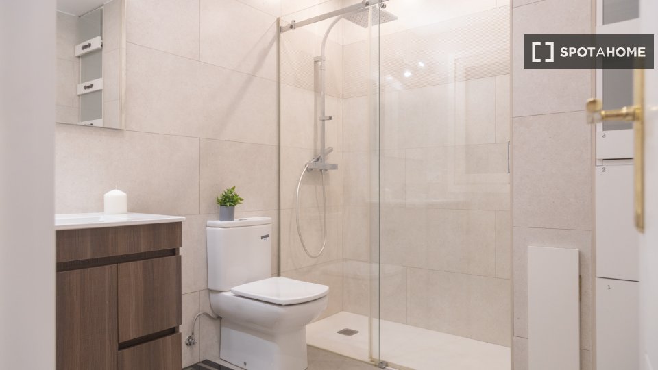 Double room Madrid, 11 beds — photo 13