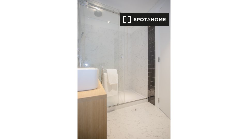 Apartment Porto, 1 bed, 60m² — photo 17