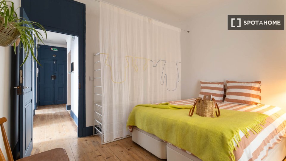 Double room Lisbon, 7 beds — photo 18