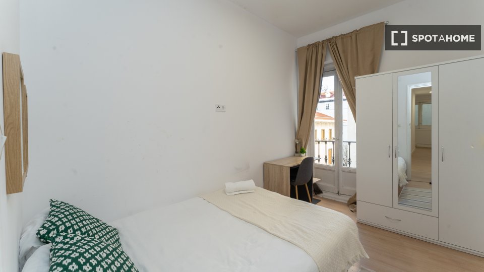 Double room Madrid, 10 beds — photo 34