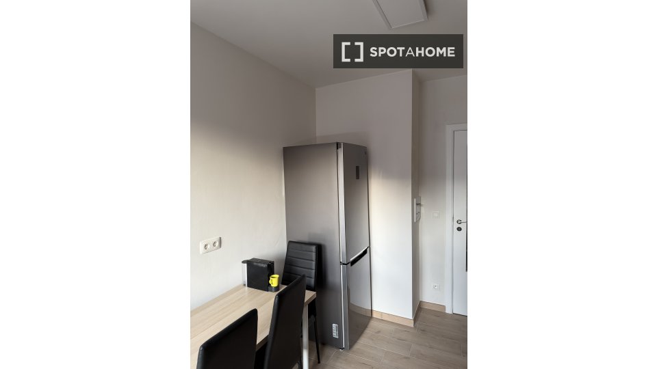 Double room Brussels, 4 beds, 125m² — photo 6
