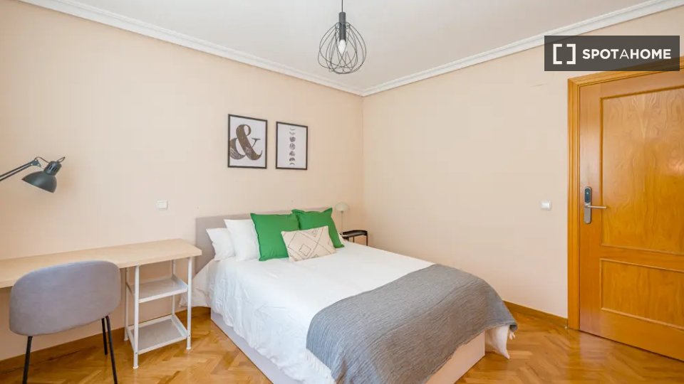 Double room Madrid, 8 beds — photo 10