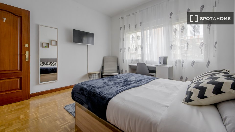 Double room Madrid, 8 beds, 240m² — photo 40