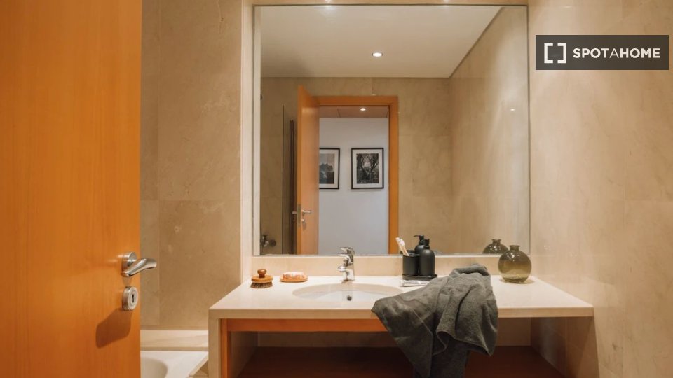 Apartment Lisbon, 3 beds — photo 16