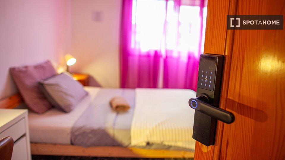 Double room Valencia, 4 beds, 140m² — photo 20