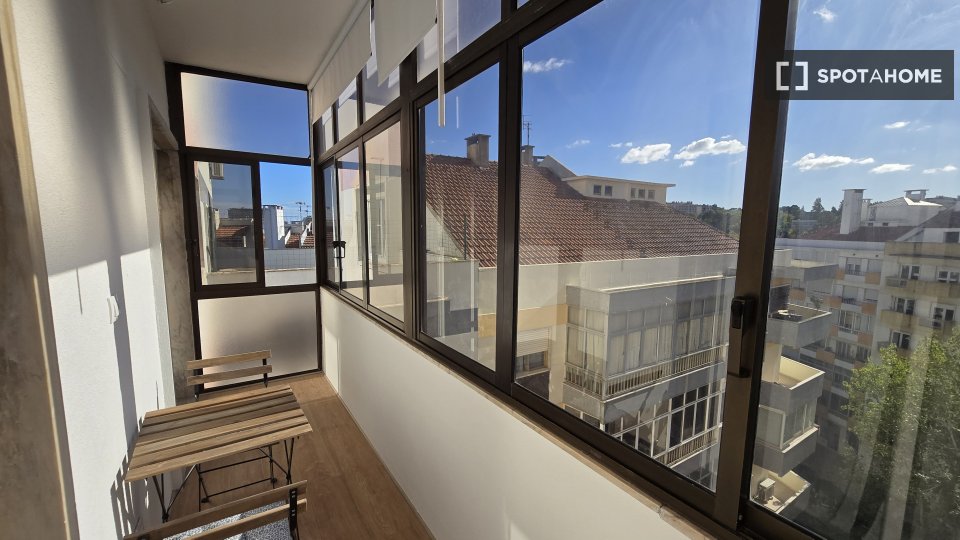 Double room Lisbon, 5 beds, 130m² — photo 10