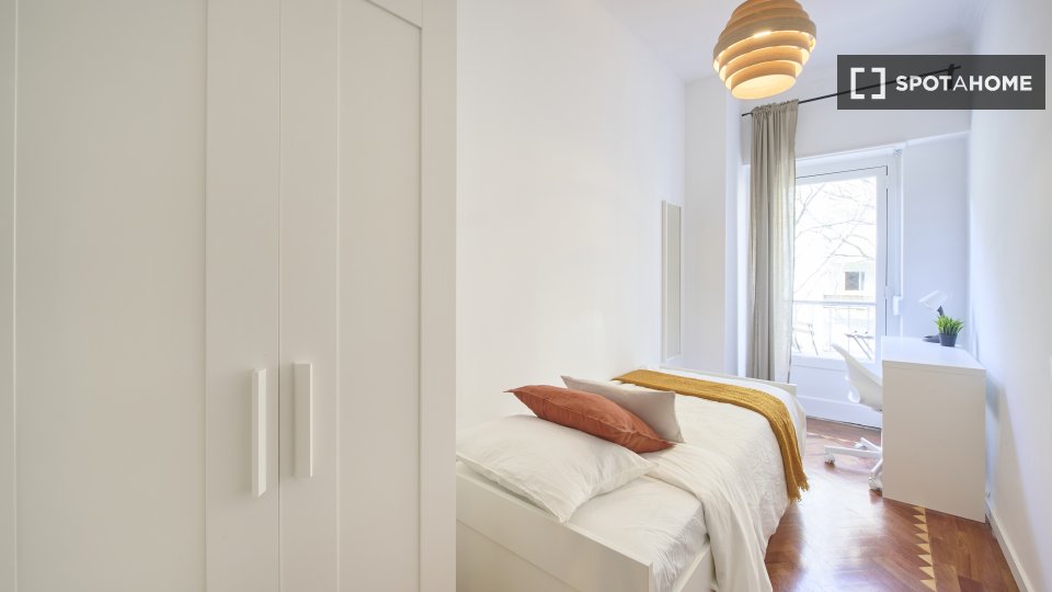 Double room Lisbon, 8 beds — photo 19