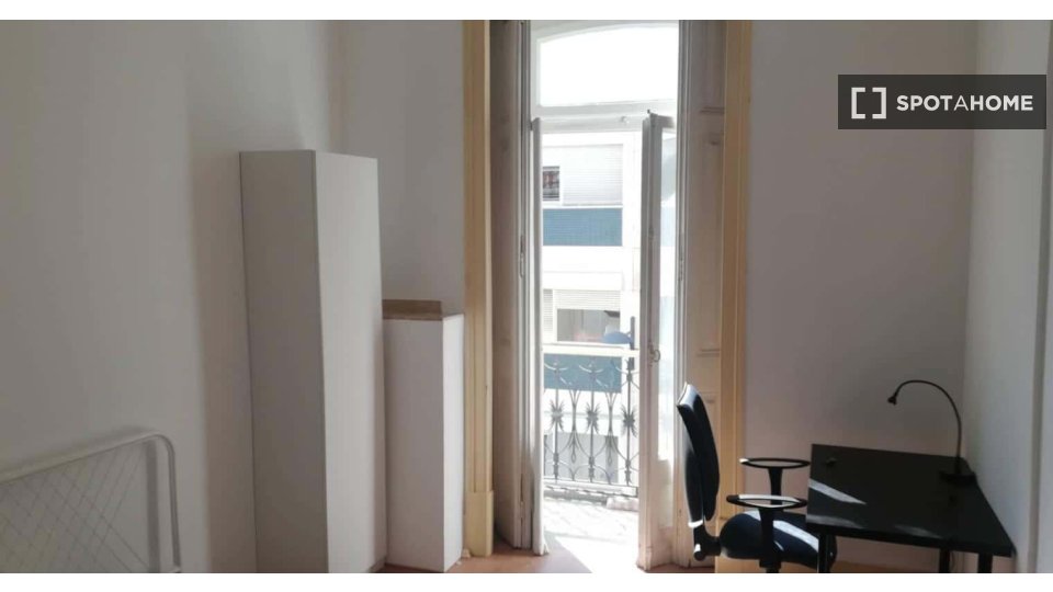 Double room Lisbon, 8 beds — photo 9