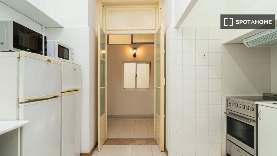 Double room Lisbon, 11 beds — photo 11
