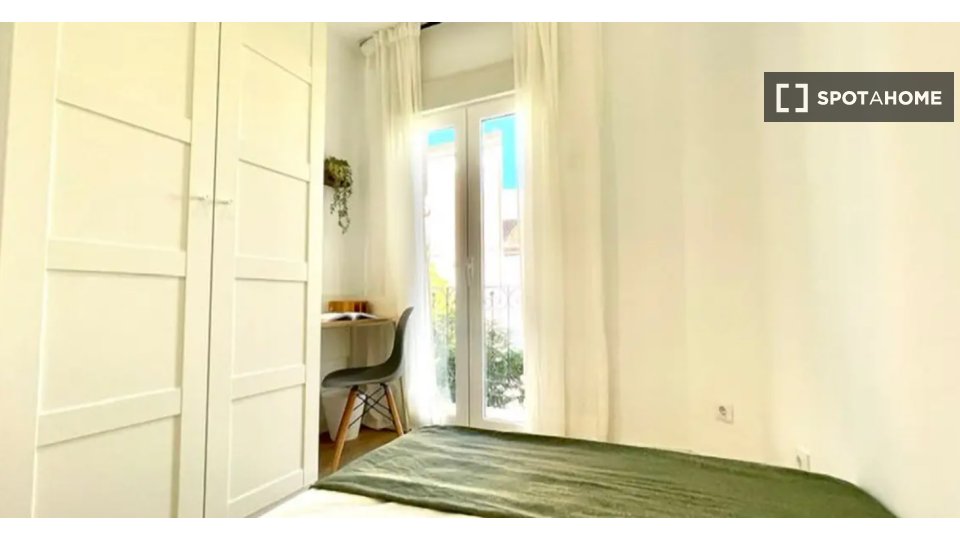 Double room Madrid, 12 beds — photo 26
