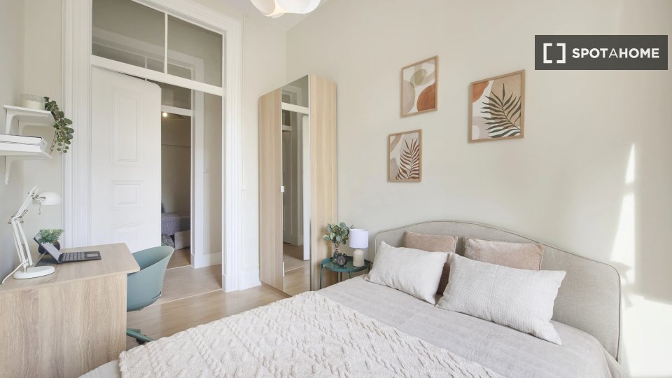 Double room Lisbon, 9 beds — photo 12