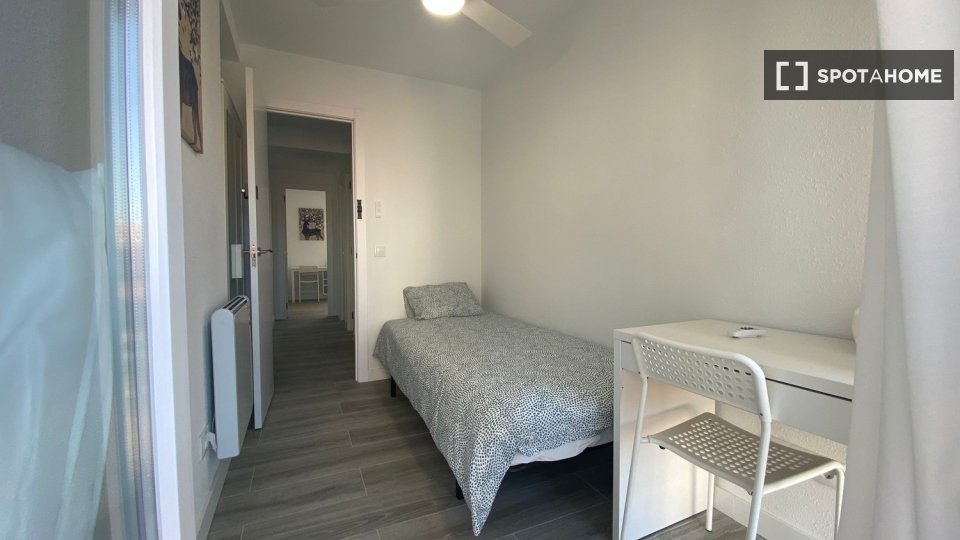 Double room Madrid, 7 beds — photo 15