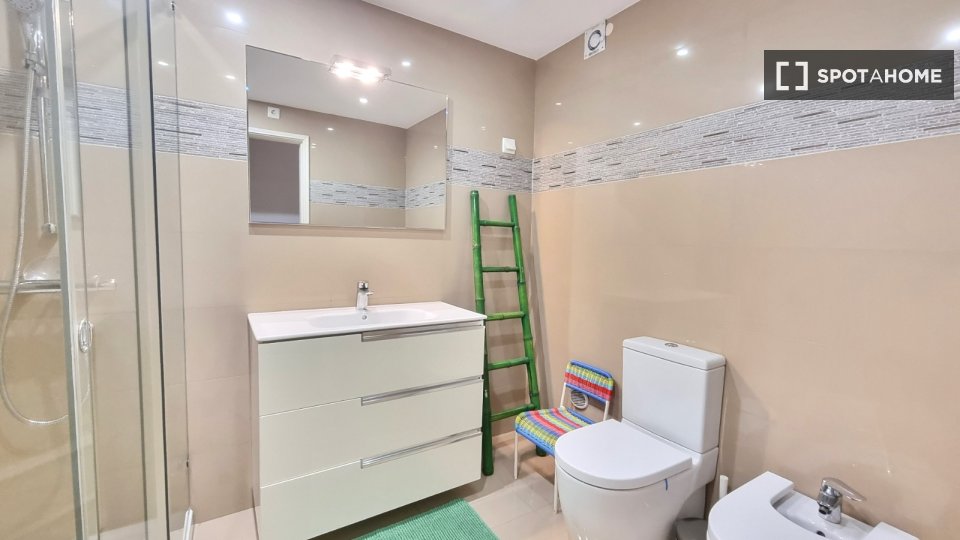 Double room Lisbon, 5 beds, 210m² — photo 6