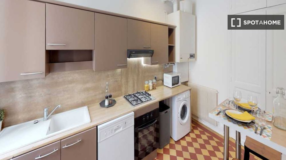 Double room Paris, 6 beds, 120m² — photo 12