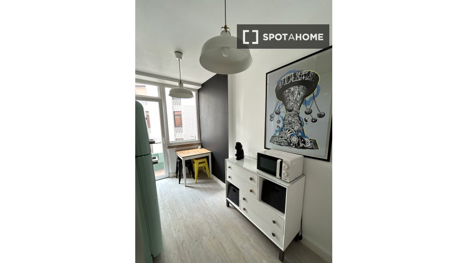 Apartment Lisbon, 3 beds, 100m² — photo 15