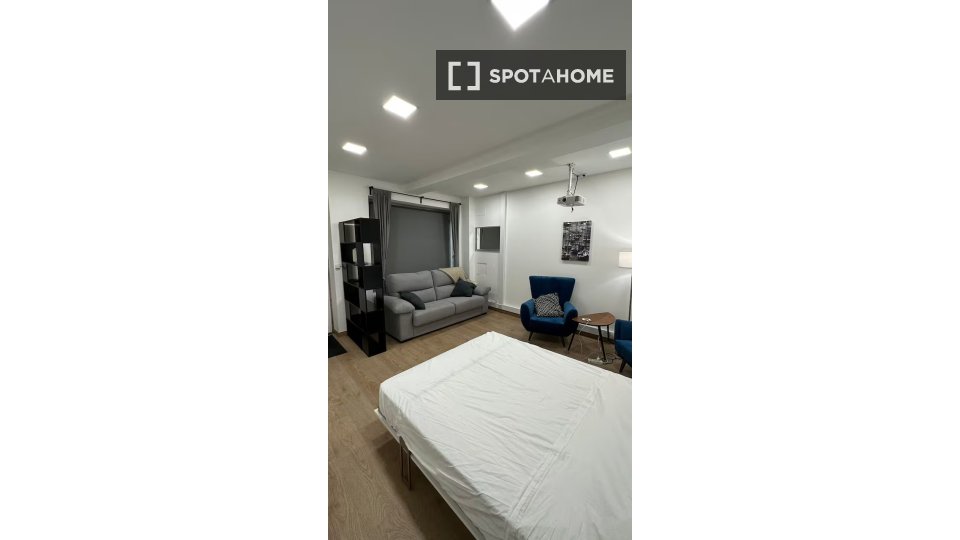 Apartment mono Lisbon, 55m² — photo 2
