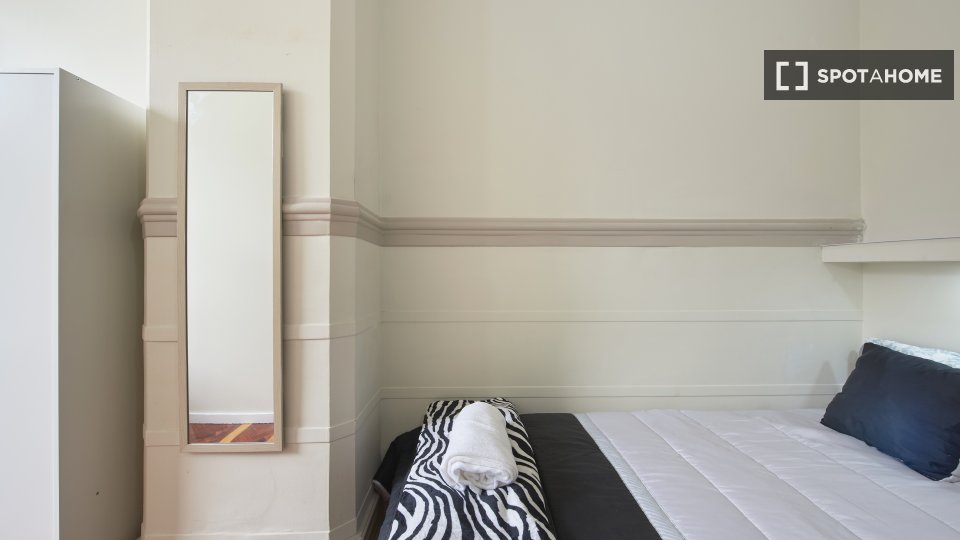 Double room Lisbon, 9 beds — photo 21