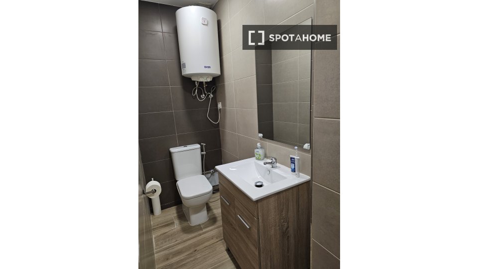 Double room Madrid, 2 beds, 117m² — photo 4