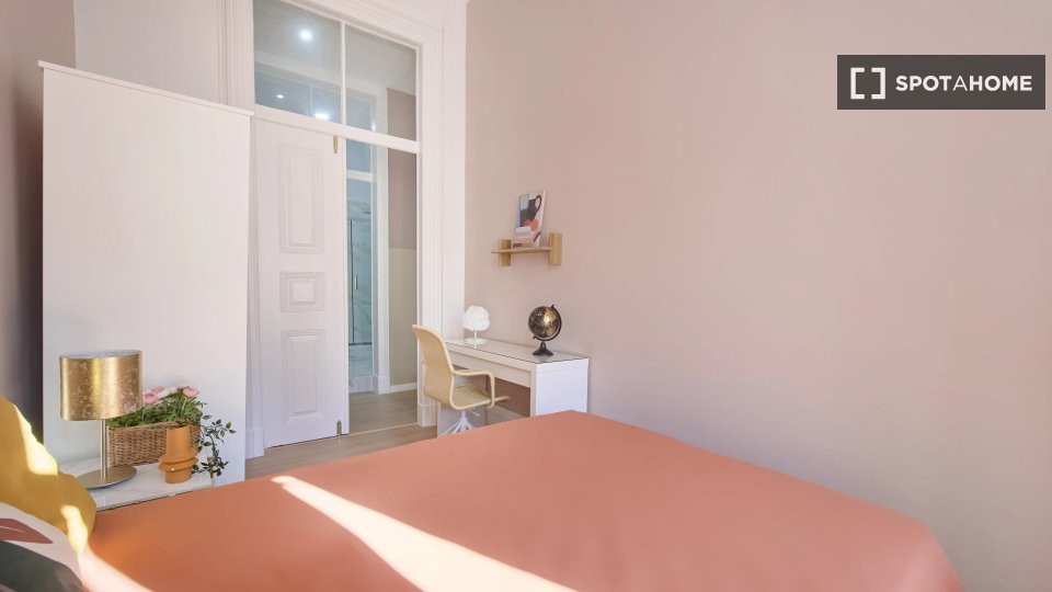 Double room Lisbon, 9 beds — photo 4