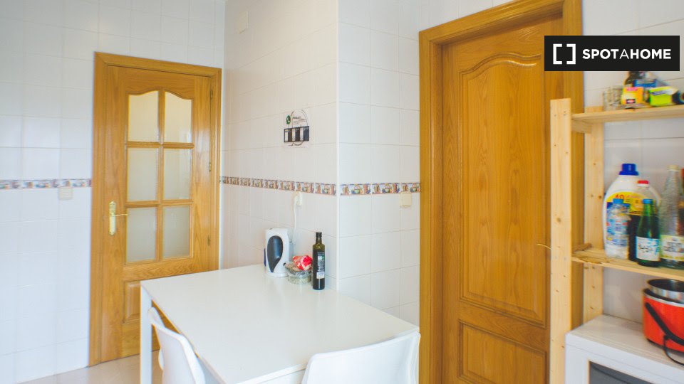 Double room Madrid, 6 beds, 140m² — photo 8