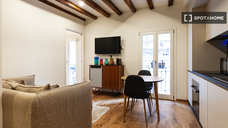 Apartment Milan, 1 bed — photo 2